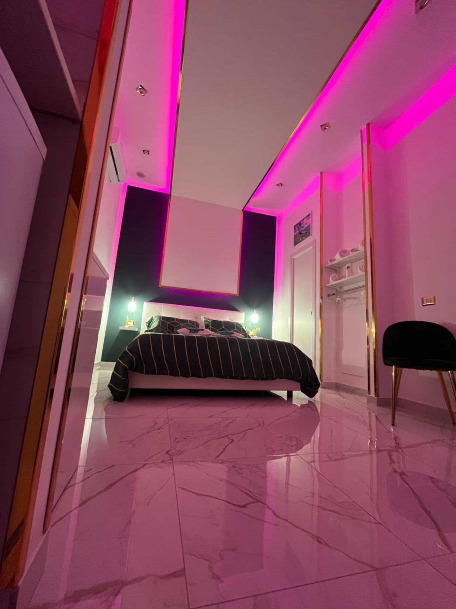 Appartamento Regina House Napoli Esterno foto