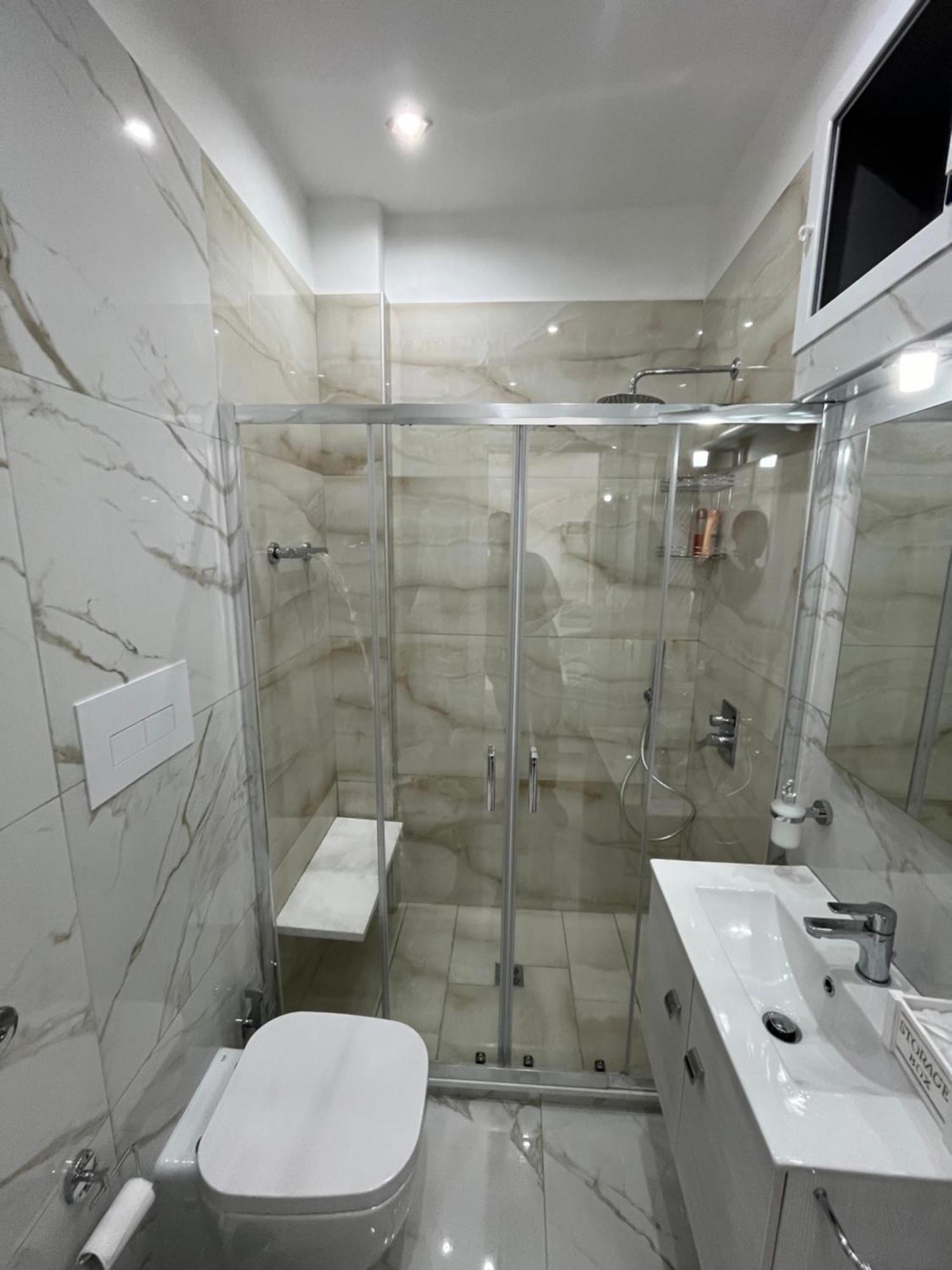 Appartamento Regina House Napoli Esterno foto