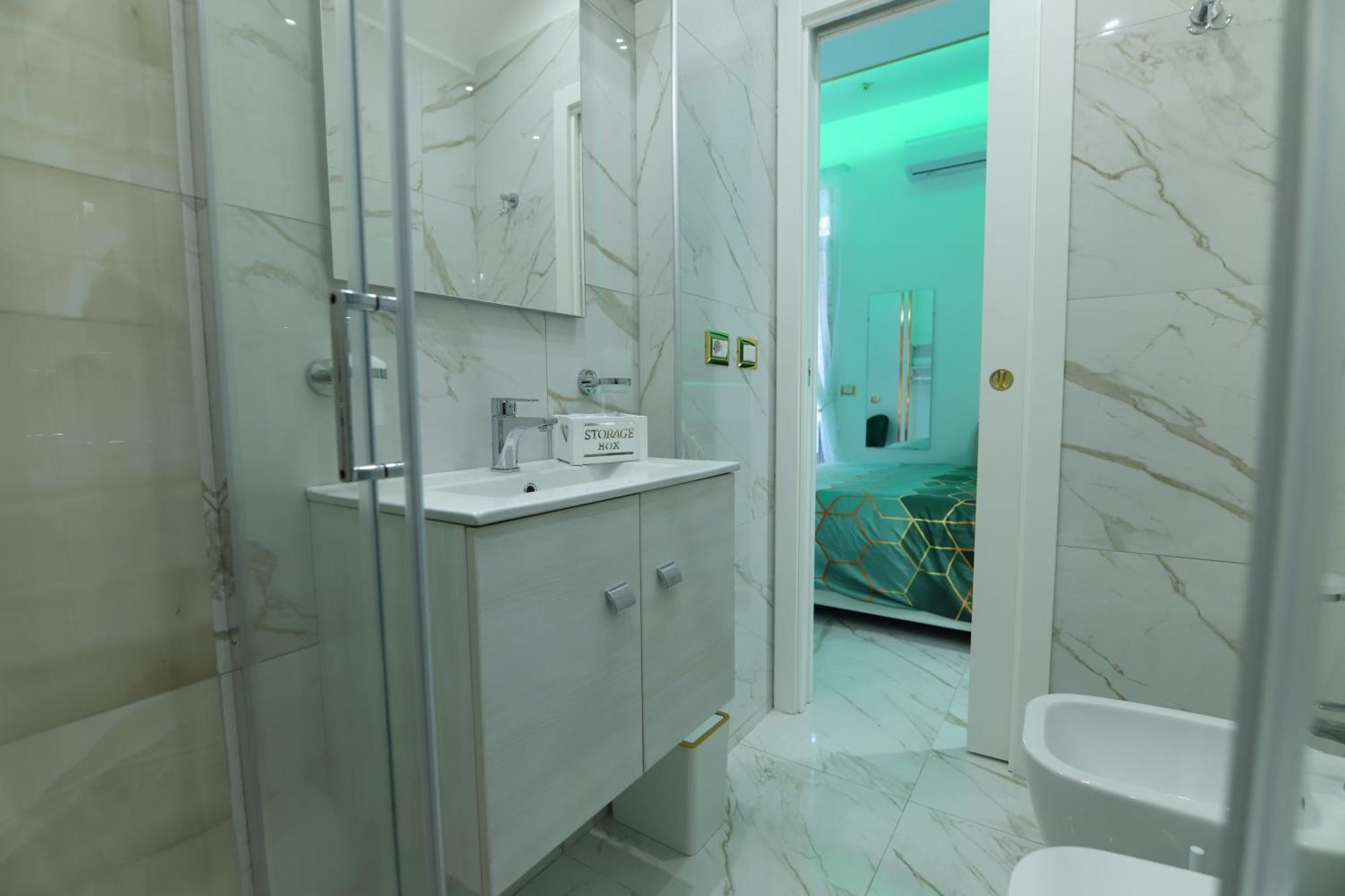 Appartamento Regina House Napoli Esterno foto