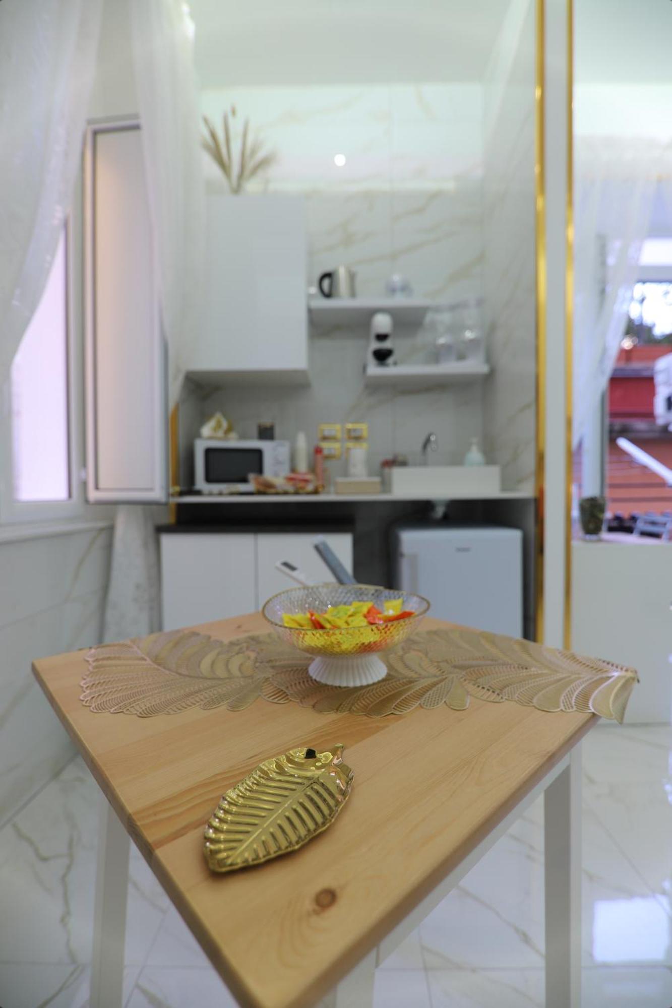 Appartamento Regina House Napoli Esterno foto