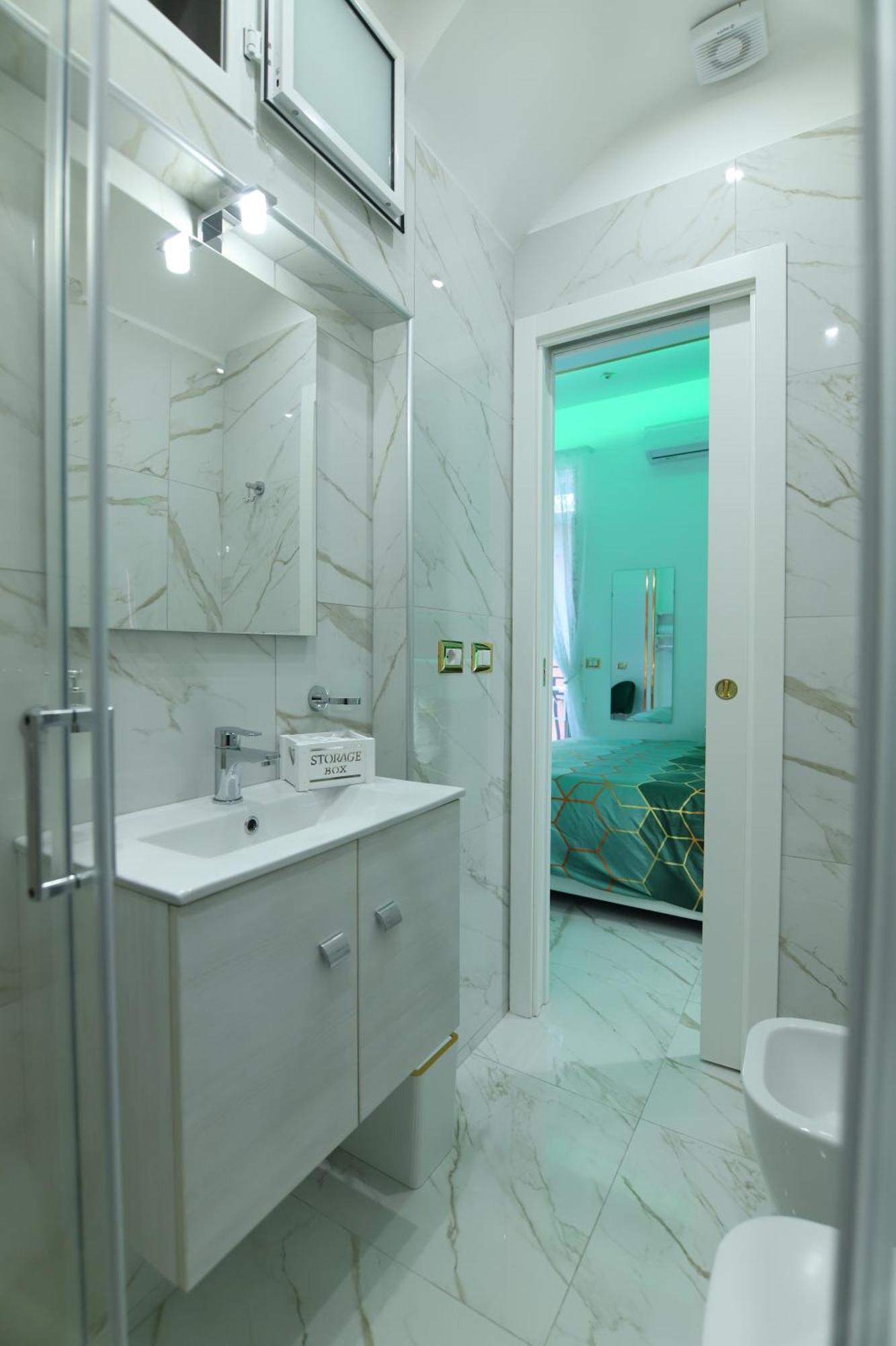 Appartamento Regina House Napoli Esterno foto