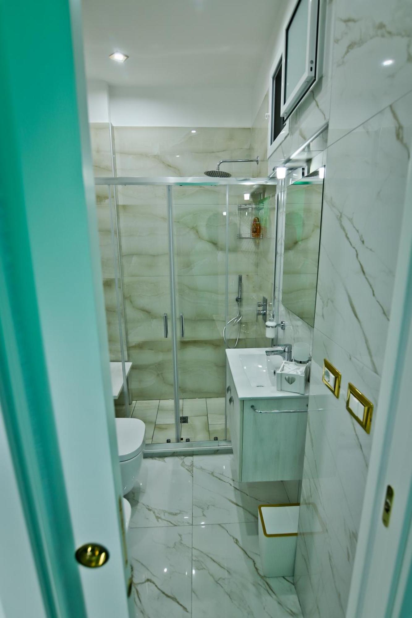 Appartamento Regina House Napoli Esterno foto
