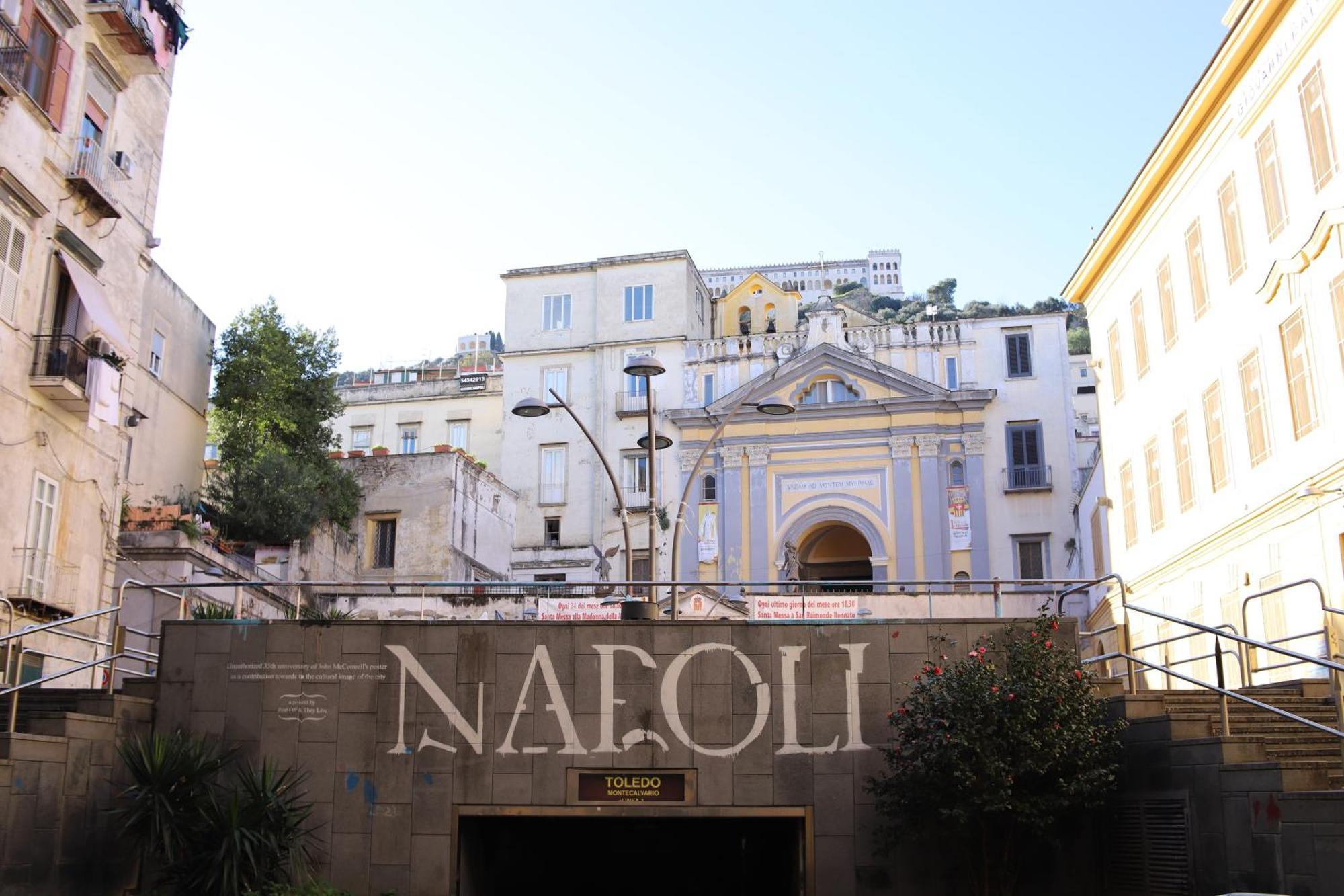 Appartamento Regina House Napoli Esterno foto