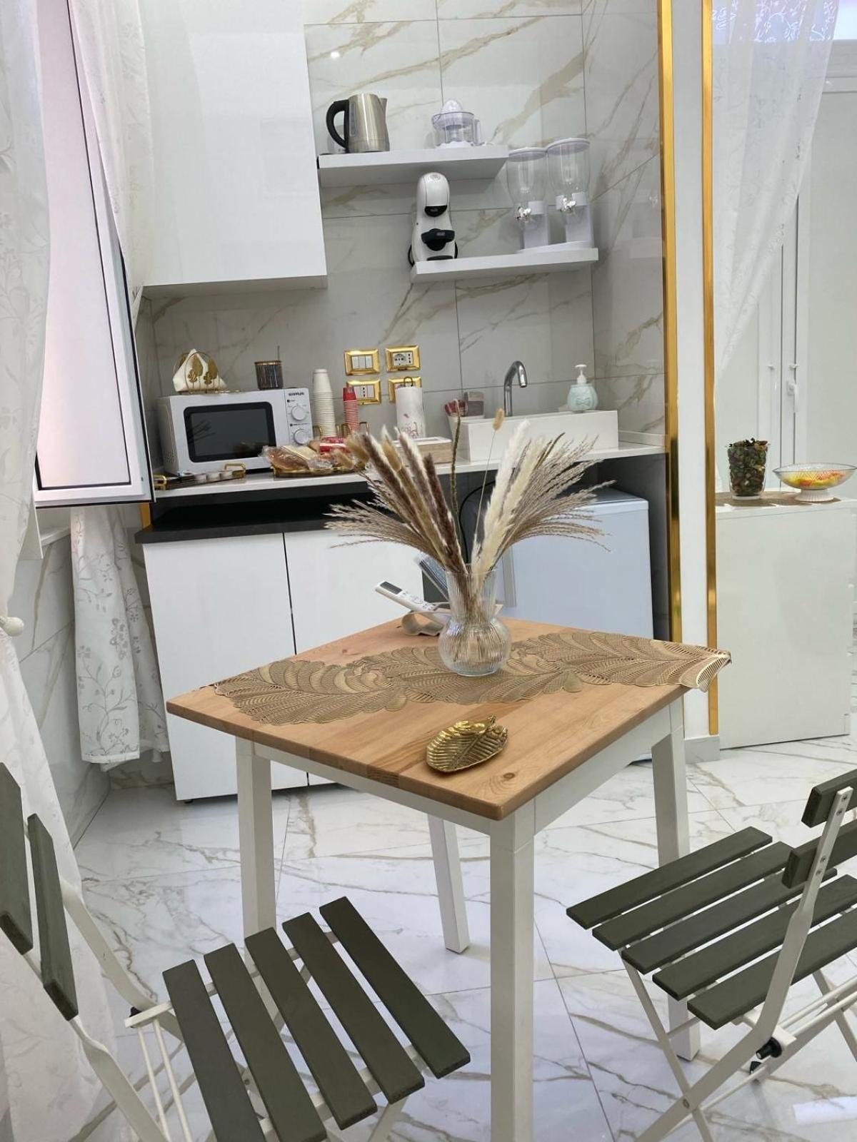 Appartamento Regina House Napoli Esterno foto
