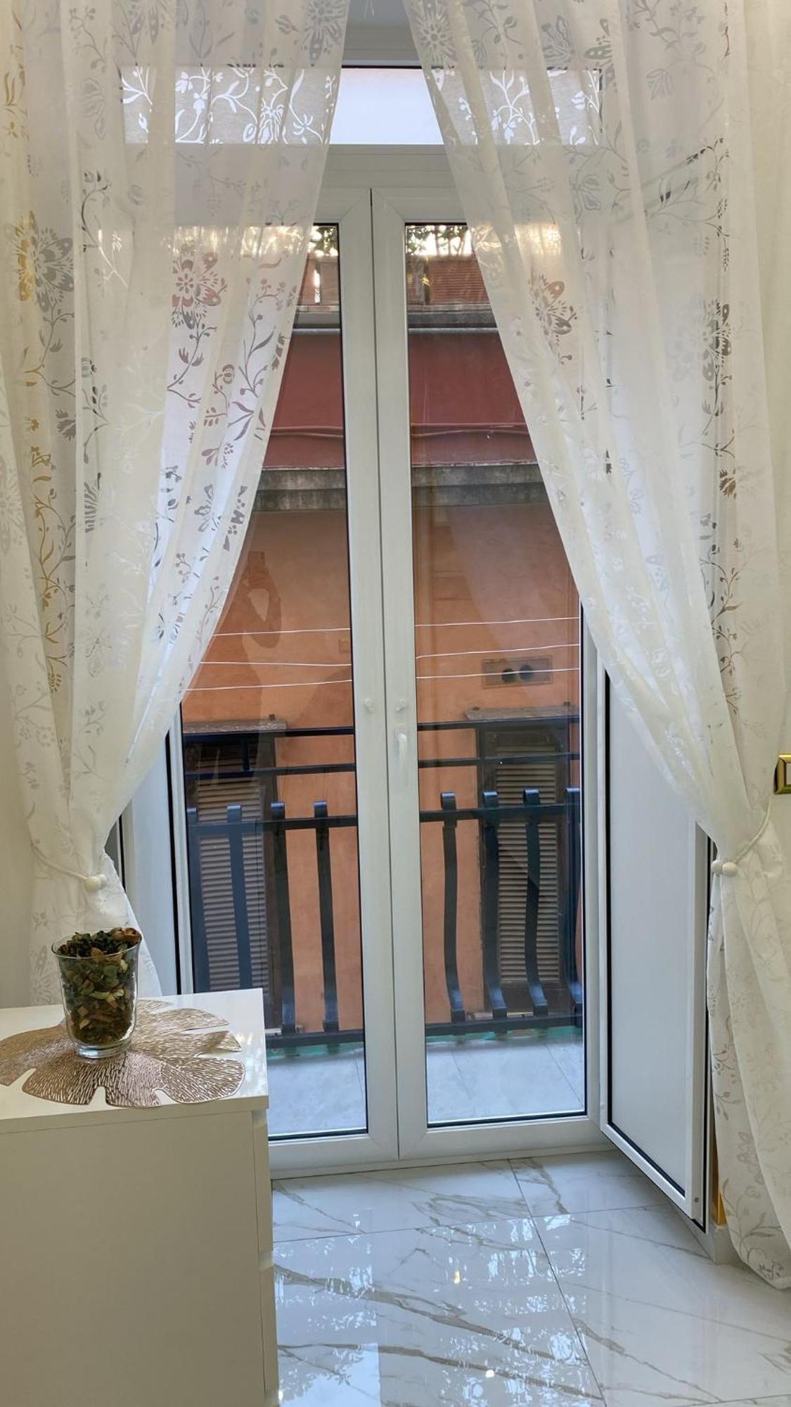 Appartamento Regina House Napoli Esterno foto
