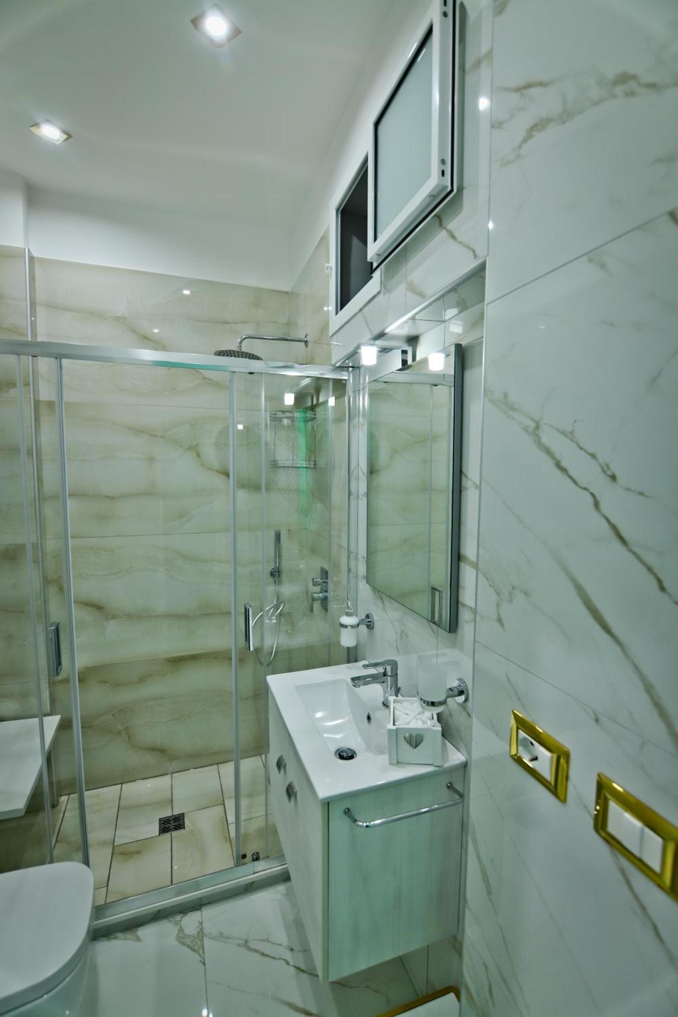 Appartamento Regina House Napoli Esterno foto