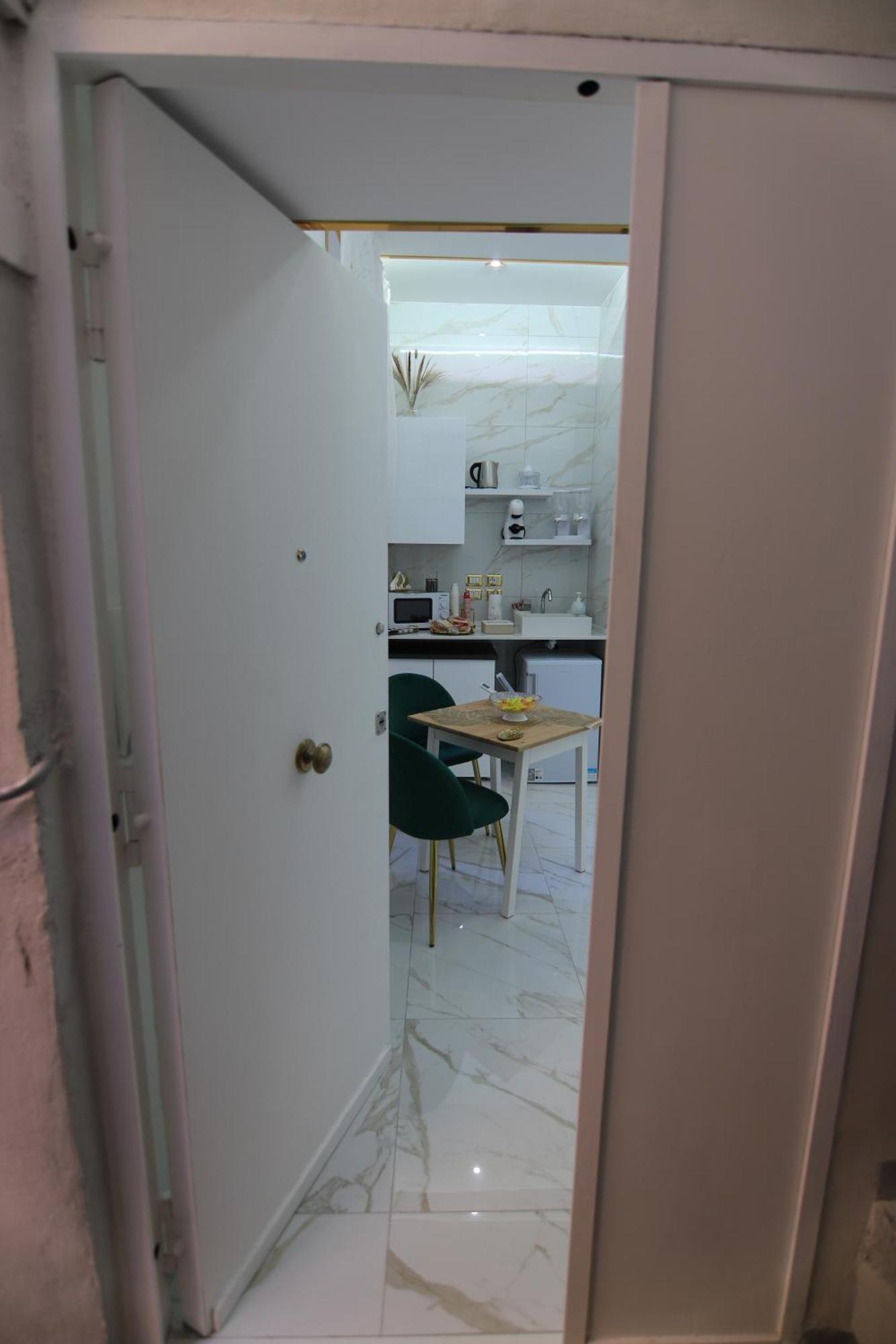 Appartamento Regina House Napoli Esterno foto