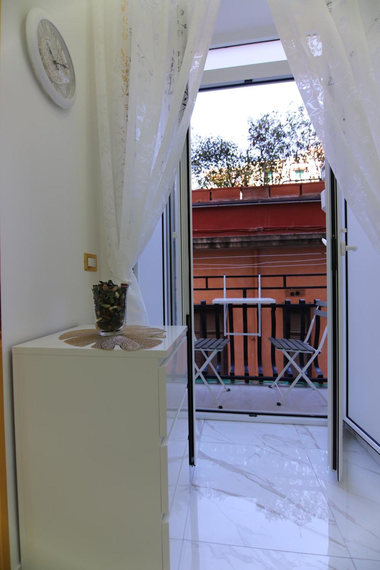 Appartamento Regina House Napoli Esterno foto